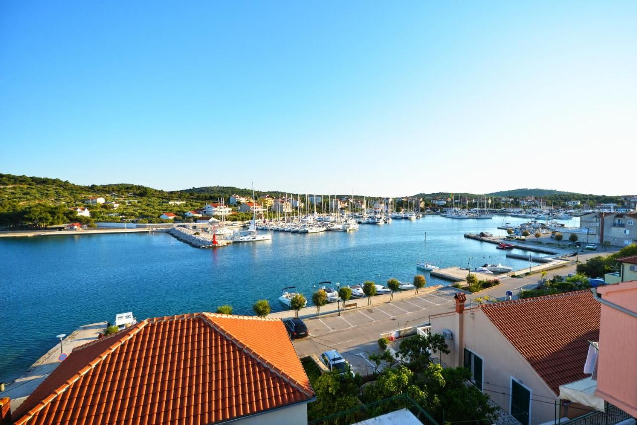 View - House Klarin, Jezera