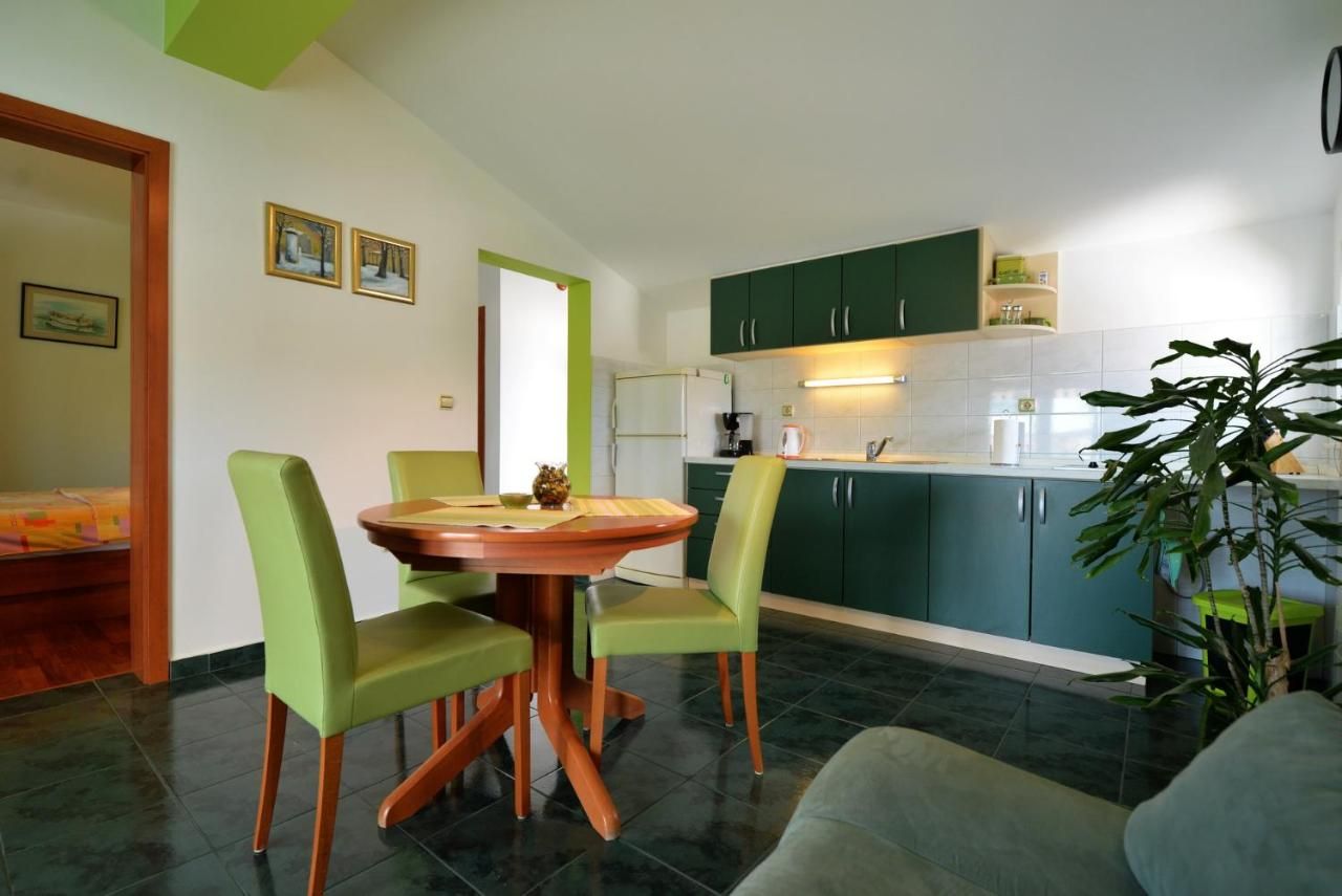 Kitchen - House Klarin, Jezera