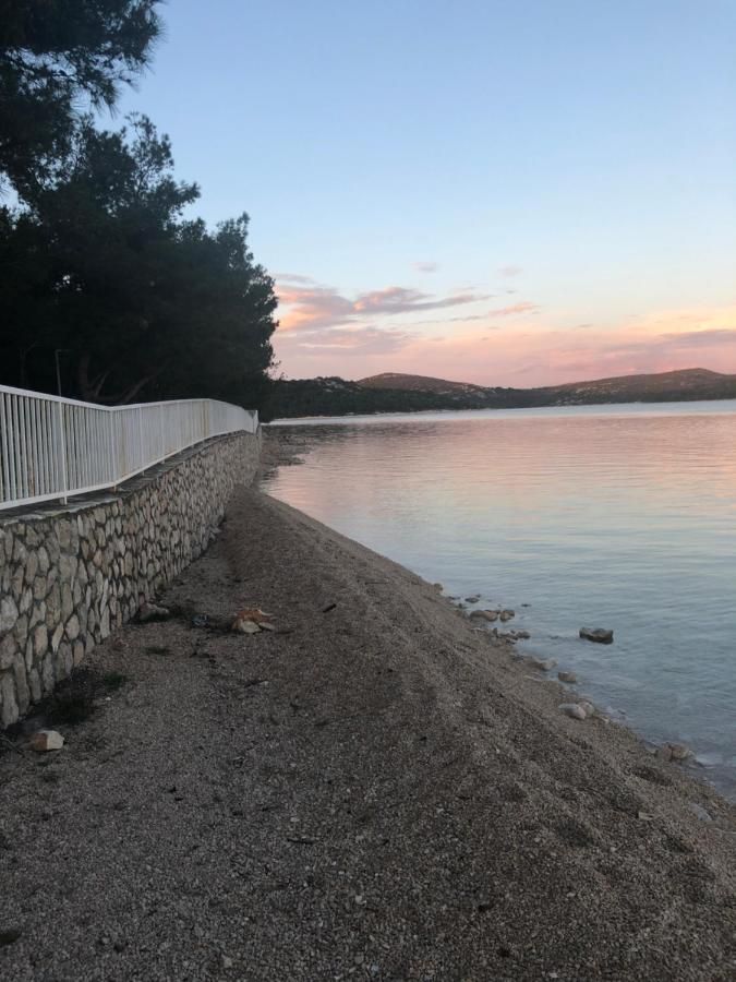 Location - House Klarin, Jezera