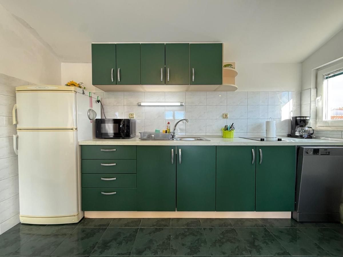 Kitchen - House Klarin, Jezera