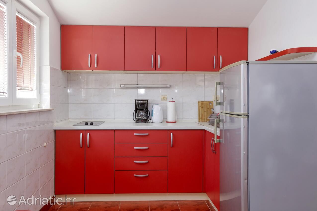 Crveni jednosobni apartman, 42 + 6 m2 - Kuhinja, House Klarin