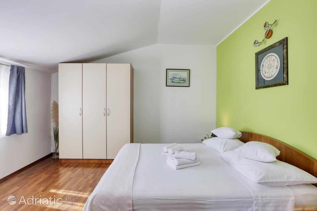 Zeleni jednosobni apartman, 44 + 19 m2 - Sobe, House Klarin